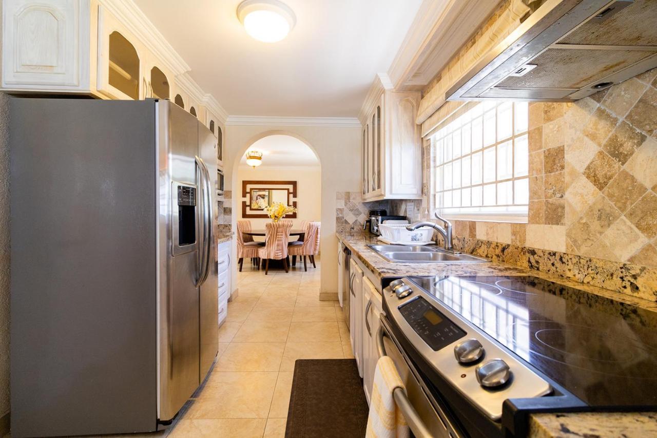 Bianca Bay 3 Bedroom West Coast Beach Front Villa セントジェームス エクステリア 写真